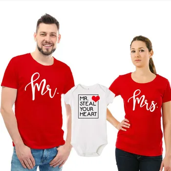 1 ADET Mr Mrs Sevgililer Aile Tişörtleri Ebeveynler Bebek Aile Eşleştirme Tshirt sevgililer Günü Bebek Romper Mr Çalmak Kalp Giyim
