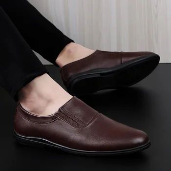 Erkek ayakkabısı Loafer'lar erkek hakiki deri ayakkabı Yumuşak kaymaz Akşam Elbise Moccasins Adam rahat ayakkabılar İtalyan Ayakkabı Hafif