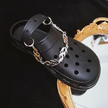 Moda Kalite DIY Croc Charms Tasarımcı Vintage Gümüş Alev Zincir Croc Aksesuarları Sevimli Pembe Ayı Ayakkabı Süslemeleri Trend Yeni