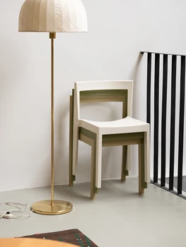 Sıcak satış sanat tarzı sandalye ışığı keyfi sürüm ev restoran sandalye eğlence basit geri plastik sandalye noel hediyesi