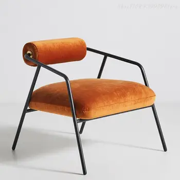 Zemin Nordic Sandalye Yemek Salonu Vanity Oturma Odası Tasarımcı Modern Metal Demir Koltuk Deri Balkon Silla Düğün Dekorasyon